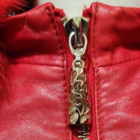 💥STUNNING!💥VTG 100% Lamb Leather, Genuine Fox & Rabbit Fur Cape Vest in Red - Picture 9 of 16